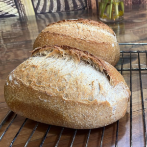Brood bakken in de oven met minder gist